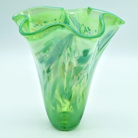 Vintage Handblown Green Swirl Art Glass Handkerchief Vase - Signed - Picture 3 of 7